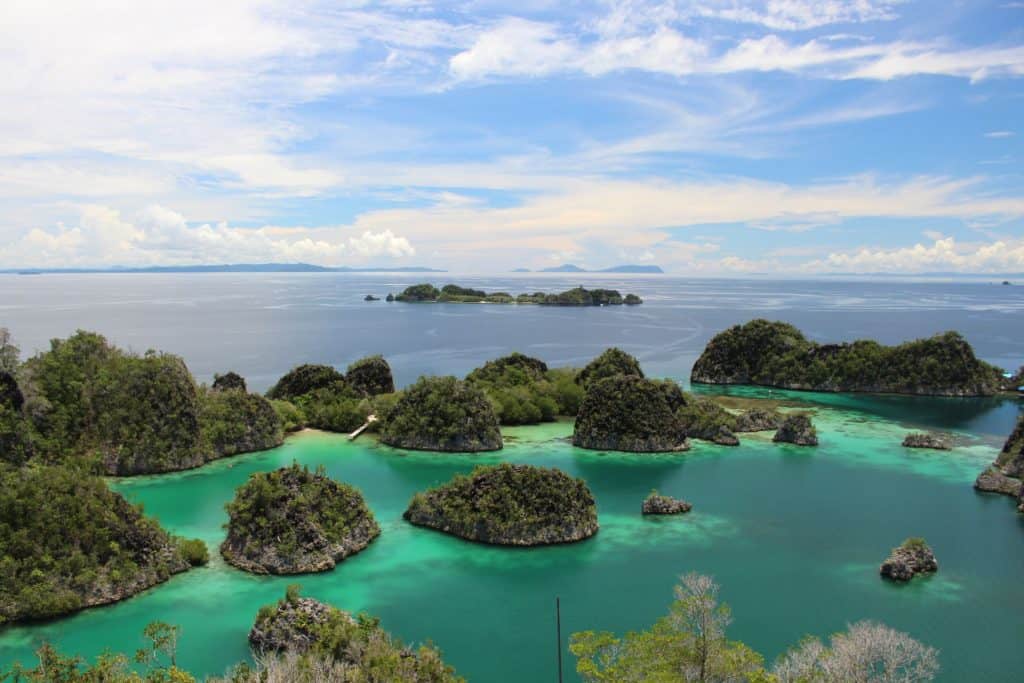 6 Amazing Places in Indonesia Travel Continuously5